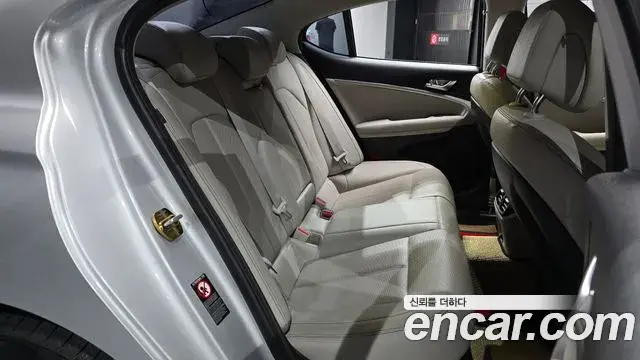 Genesis G70 2018 — ფოტო 33/34