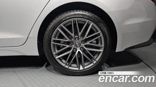 Genesis G70 2018 — ფოტო 2/34