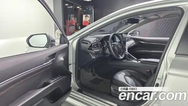 Toyota Camry 2022 — ფოტო 3/20