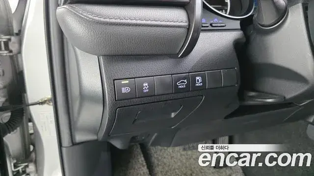 Toyota Camry 2022 — ფოტო 4/20