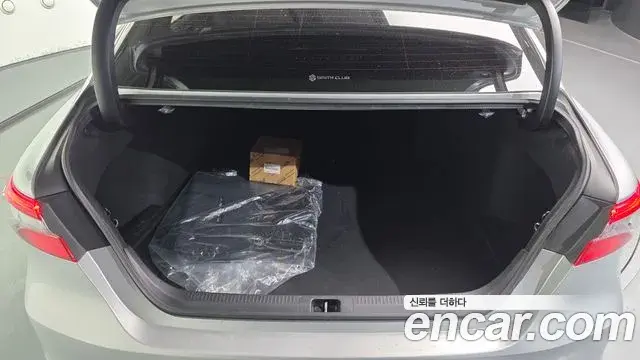 Toyota Camry 2022 — ფოტო 20/20