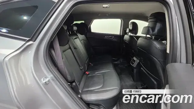 Kia Sportage 2022 — Şəkil 13/33