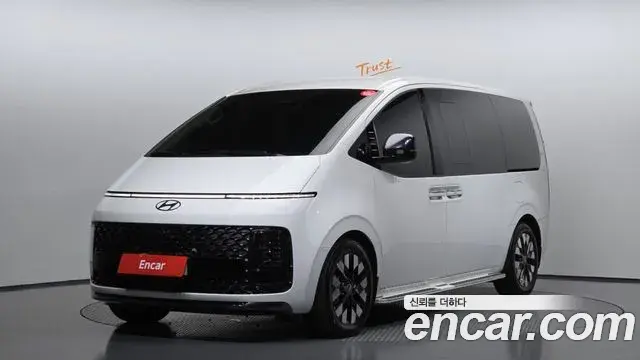 Hyundai Staria 2025 — Фото 1/20