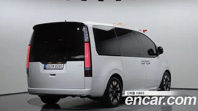 Hyundai Staria 2025 — Фото 2/20