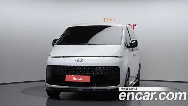Hyundai Staria 2025 — Фото 3/20