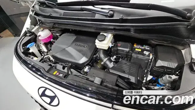 Hyundai Staria 2025 — Фото 6/20