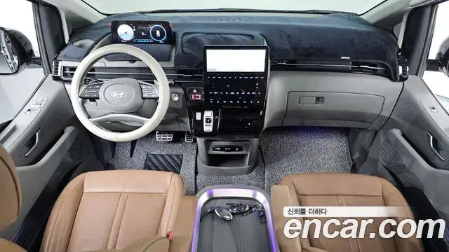 Hyundai Staria 2025 — Фото 7/20