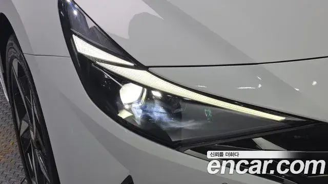 Hyundai The New Avante Hybrid 2023 — ფოტო 24/31