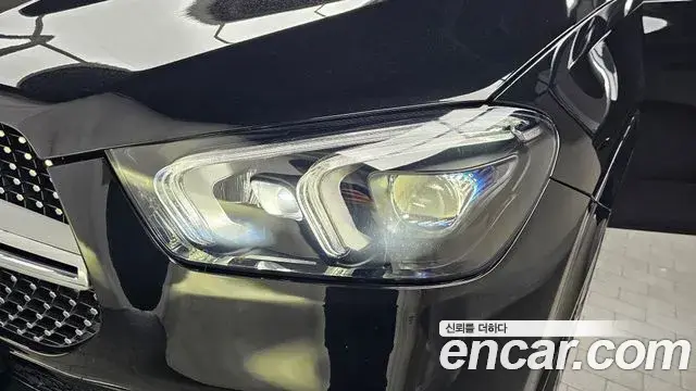 Mercedes-Benz GLE-Class 2023 — ფოტო 21/35