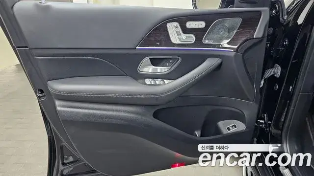 Mercedes-Benz GLE-Class 2023 — ფოტო 31/35