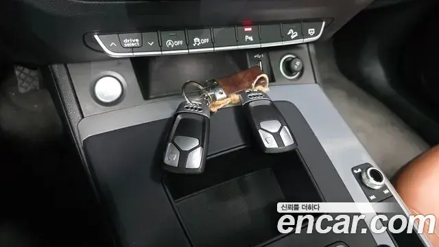 Audi Q5 2021 — ფოტო 20/32