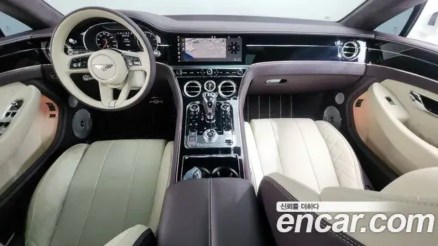 Bentley Continental GT 2021 — Şəkil 16/32