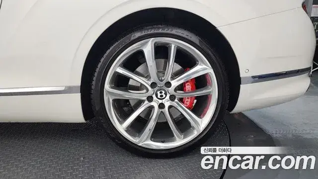 Bentley Continental GT 2021 — Şəkil 31/32
