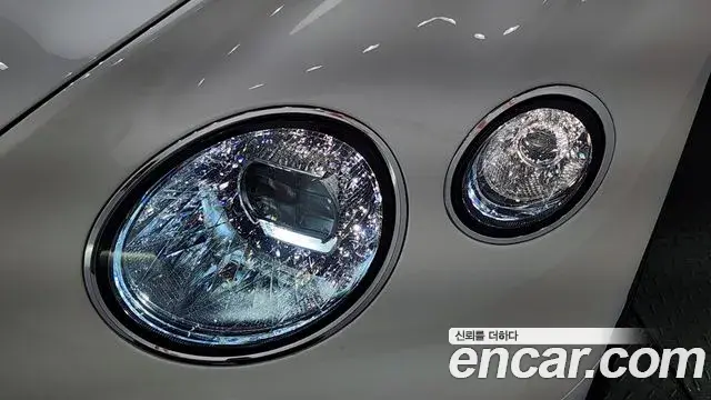 Bentley Continental GT 2021 — Şəkil 7/32