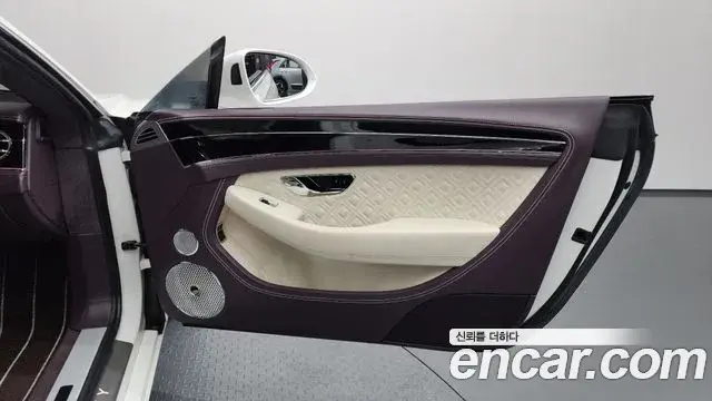 Bentley Continental GT 2021 — Şəkil 22/32