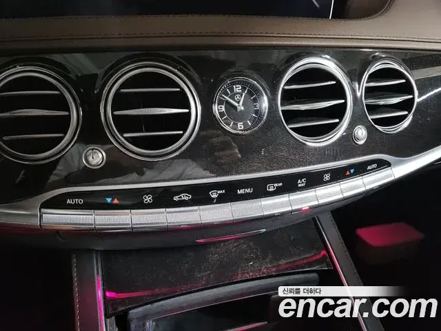 Mercedes-Benz S-Class 2018 — Photo 12/20