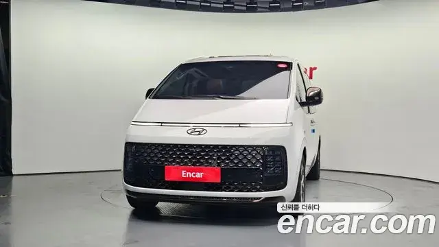 Hyundai Staria 2023 — ფოტო 7/20