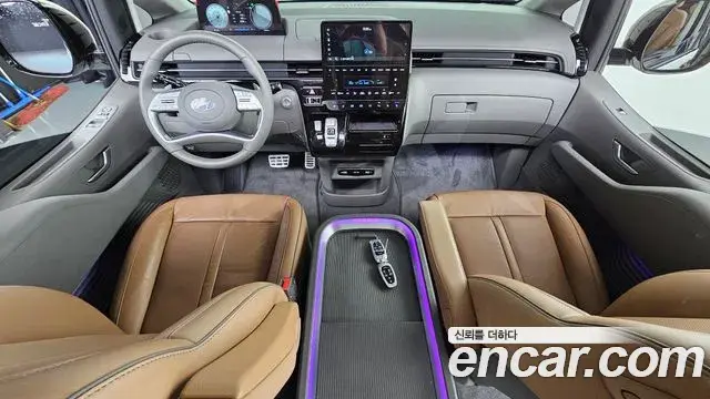 Hyundai Staria 2023 — ფოტო 11/20