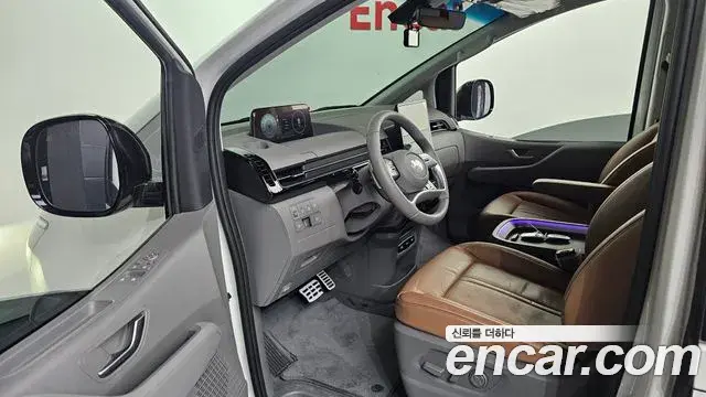 Hyundai Staria 2023 — ფოტო 12/20