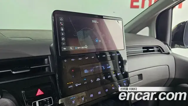 Hyundai Staria 2023 — ფოტო 16/20