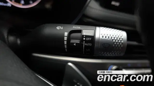 Genesis G70 2023 — Şəkil 30/32