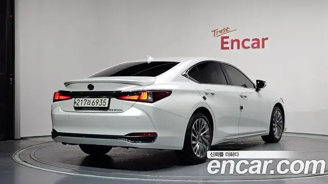 Lexus ES300h 2025 — Фото 2/20