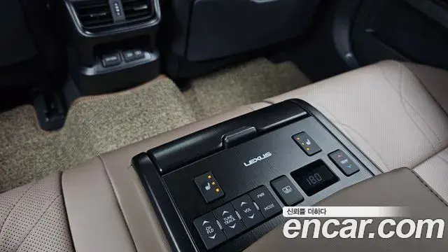 Lexus ES300h 2025 — Фото 19/20