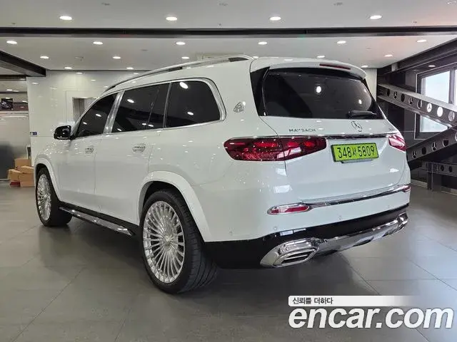 Mercedes-Benz GLS-Class 2025 — Photo 10/20
