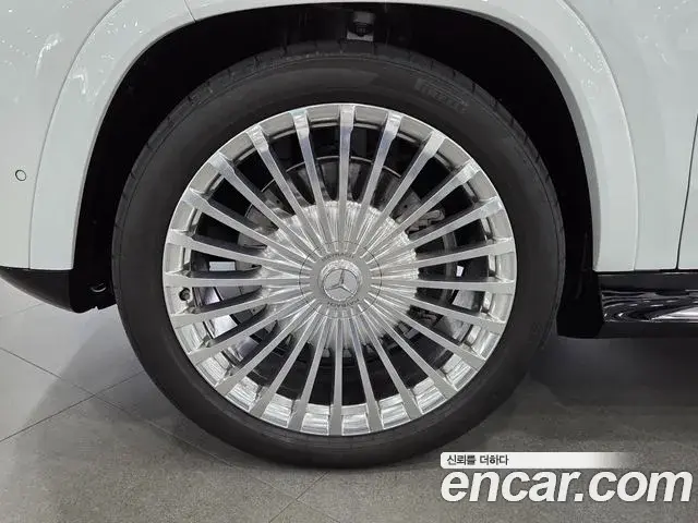 Mercedes-Benz GLS-Class 2025 — Photo 13/20