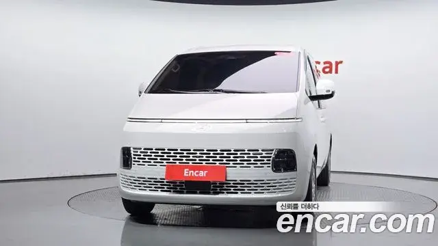 Hyundai Staria 2025 — Photo 6/30