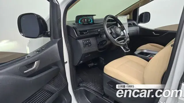 Hyundai Staria 2025 — Photo 21/30