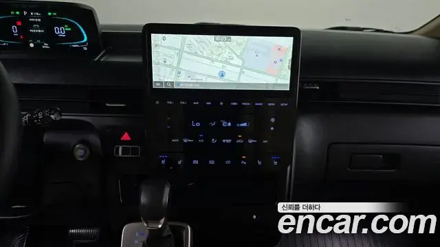 Hyundai Staria 2025 — Photo 14/30