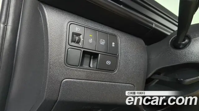 Hyundai Staria 2025 — Photo 12/30