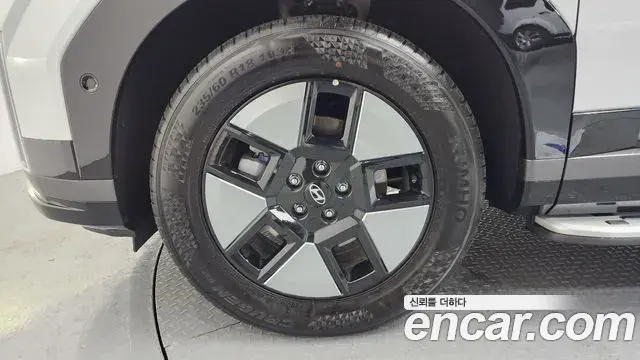 Hyundai Santa Fe 2024 — ფოტო 30/35