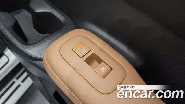 Hyundai Santa Fe 2024 — ფოტო 28/35