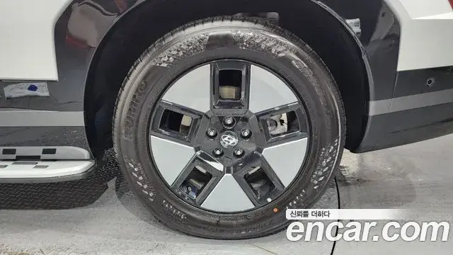 Hyundai Santa Fe 2024 — ფოტო 22/35
