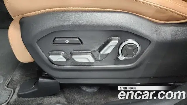 Hyundai Santa Fe 2024 — ფოტო 7/35
