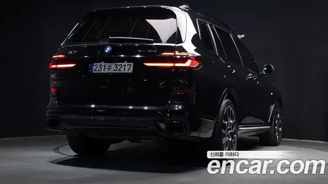 BMW X7 2024 — Photo 17/34