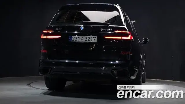 BMW X7 2024 — Photo 29/34