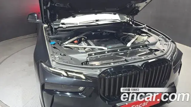 BMW X7 2024 — Photo 25/34
