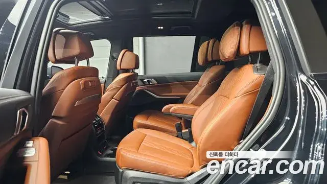 BMW X7 2024 — Photo 23/34