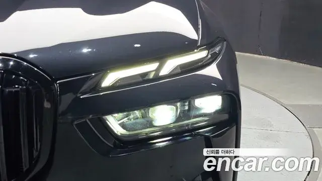 BMW X7 2024 — Photo 13/34