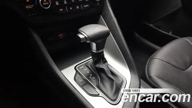 Kia Niro 2020 — ფოტო 13/30