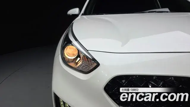 Kia Niro 2020 — ფოტო 20/30