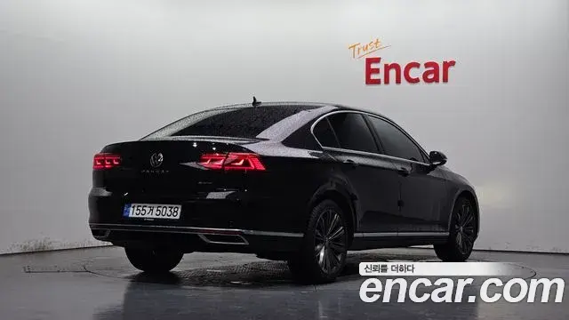 Volkswagen Passat GT 2021 — Photo 24/31