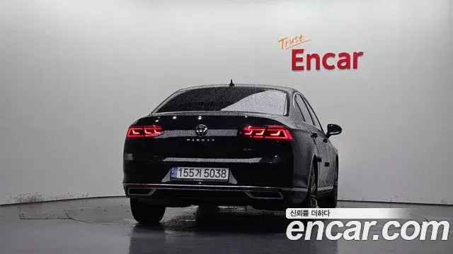 Volkswagen Passat GT 2021 — Photo 27/31