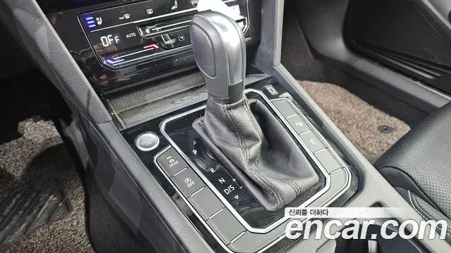 Volkswagen Passat GT 2021 — Photo 19/31