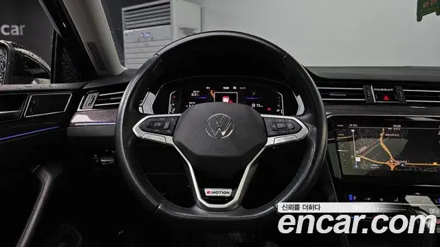 Volkswagen Passat GT 2021 — Photo 8/31