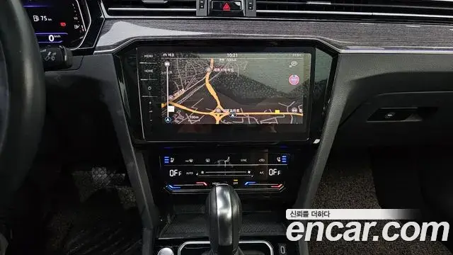 Volkswagen Passat GT 2021 — Photo 2/31