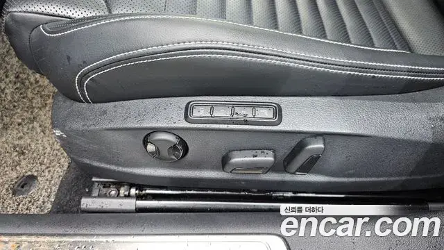 Volkswagen Passat GT 2021 — Photo 22/31
